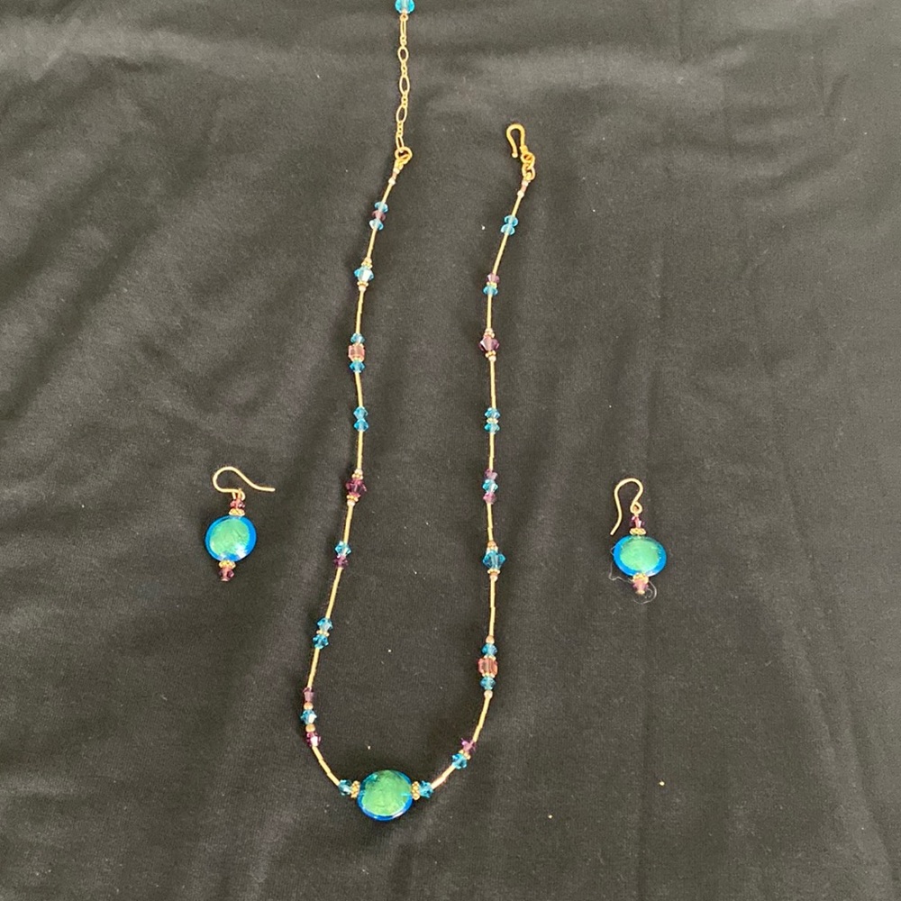 Neck lace with matching earrings